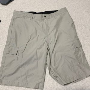 Victorinox Cargo Shorts Size 32